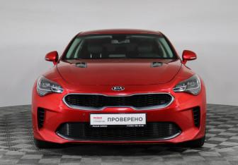 Подержанный автомобиль Kia Stinger 2019 года (2 фото)