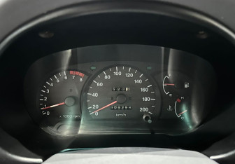 Подержанный автомобиль Hyundai Accent Hatchback 2005 года (13 фото)