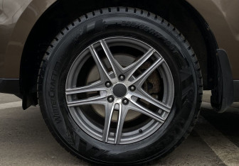 Подержанный автомобиль Hyundai Santa Fe 2012 года (9 фото)