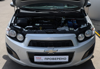 Подержанный автомобиль Chevrolet Aveo Sedan 2013 года (9 фото)