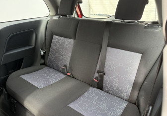 Подержанный автомобиль Ford Fiesta Hatchback 2006 года (11 фото)