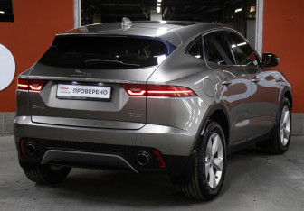 Подержанный автомобиль Jaguar E-Pace 2018 года (5 фото)