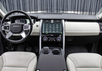 Подержанный автомобиль Land Rover Discovery 2022 года (14 фото)