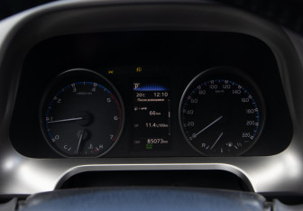 Подержанный автомобиль Toyota RAV4 2019 года (9 фото)