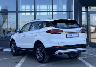 Подержанный автомобиль Geely Atlas Pro 2022 года (7 фото)
