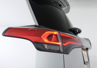 Подержанный автомобиль Toyota RAV4 2016 года (21 фото)