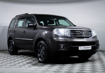 Подержанный автомобиль Honda Pilot 2013 года (3 фото)