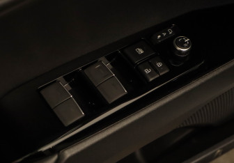 Подержанный автомобиль Toyota Camry Sedan 2024 года (17 фото)