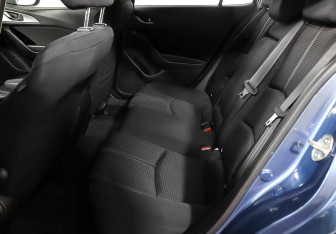 Подержанный автомобиль Mazda 3 Hatchback 2018 года (16 фото)