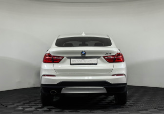 Подержанный автомобиль BMW X4 2017 года (4 фото)