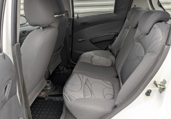 Подержанный автомобиль Chevrolet Spark 2012 года (12 фото)