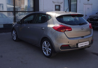 Подержанный автомобиль Kia Ceed Hatchback 2012 года (7 фото)