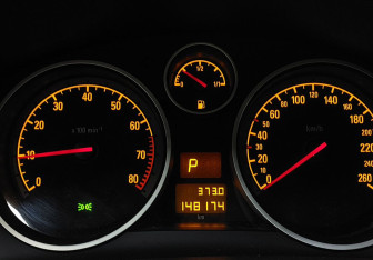 Подержанный автомобиль Opel Astra Hatchback 2008 года (16 фото)