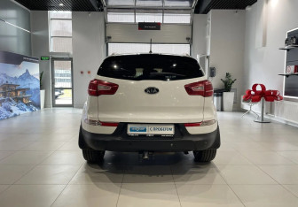 Подержанный автомобиль Kia Sportage 2010 года (5 фото)