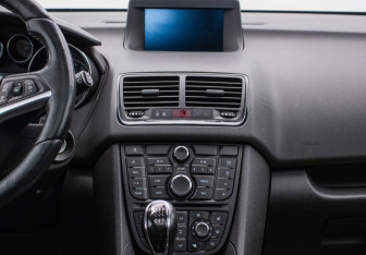 Подержанный автомобиль Opel Meriva 2014 года (14 фото)