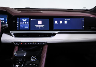 Подержанный автомобиль Geely Monjaro 2023 года (14 фото)