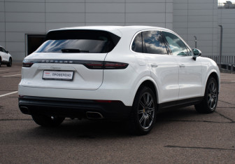 Подержанный автомобиль Porsche Cayenne 2019 года (5 фото)