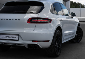 Подержанный автомобиль Porsche Macan 2018 года (23 фото)
