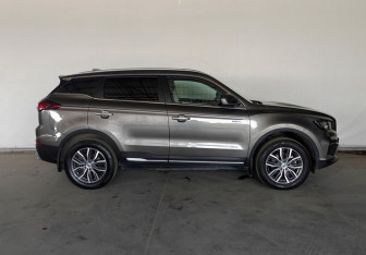 Подержанный автомобиль Geely Atlas Pro 2023 года (8 фото)
