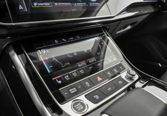 Подержанный автомобиль Audi Q7 2021 года (13 фото)