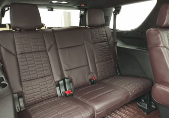 Подержанный автомобиль Cadillac Escalade Suv 2022 года (12 фото)