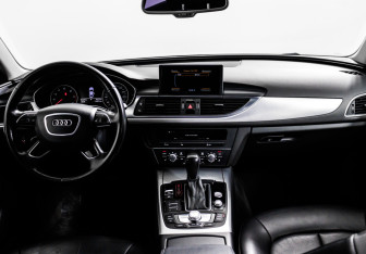Подержанный автомобиль Audi A6 Sedan 2015 года (11 фото)