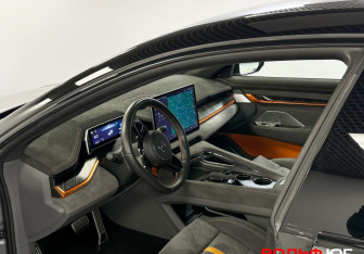 Подержанный автомобиль Zeekr 001 2023 года (24 фото)