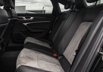 Подержанный автомобиль Audi A6 Sedan 2024 года (18 фото)