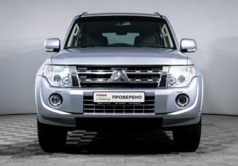 Подержанный автомобиль Mitsubishi Pajero 2013 года (2 фото)