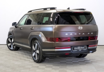 Подержанный автомобиль Hyundai Santa Fe 2024 года (7 фото)