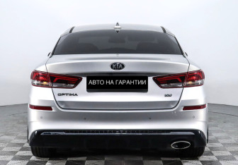 Подержанный автомобиль Kia Optima Sedan 2018 года (6 фото)