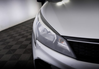 Подержанный автомобиль Kia Rio Hatchback 2021 года (17 фото)