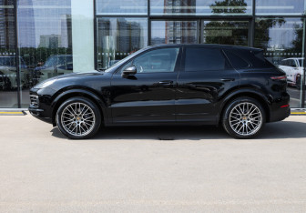Подержанный автомобиль Porsche Cayenne 2022 года (8 фото)