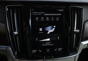 Подержанный автомобиль Volvo S90 2021 года (19 фото)