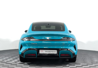 Подержанный автомобиль Xiaomi SU7 2024 года (6 фото)