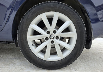 Подержанный автомобиль Skoda Rapid Liftback 2016 года (18 фото)