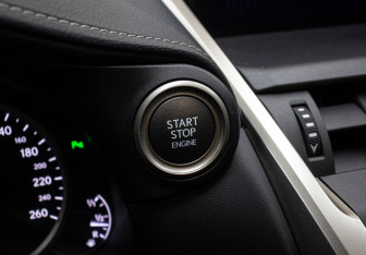 Подержанный автомобиль Lexus NX 2017 года (19 фото)