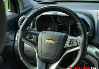 Подержанный автомобиль Chevrolet Orlando 2012 года (11 фото)