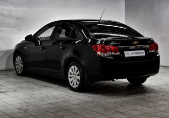 Подержанный автомобиль Chevrolet Cruze Sedan 2012 года (7 фото)
