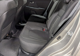 Подержанный автомобиль Kia Sportage 2012 года (15 фото)