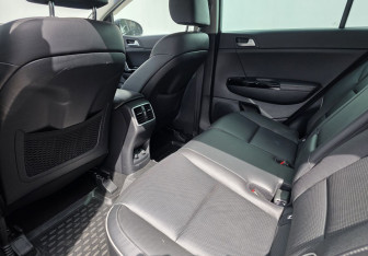 Подержанный автомобиль Kia Sportage 2019 года (10 фото)