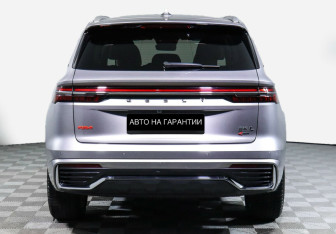 Подержанный автомобиль Geely Monjaro 2022 года (6 фото)