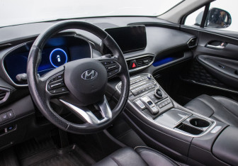 Подержанный автомобиль Hyundai Santa Fe 2023 года (9 фото)