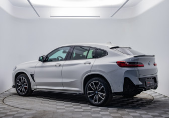 Подержанный автомобиль BMW X4 2021 года (7 фото)
