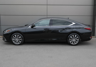 Подержанный автомобиль Lexus ES 2018 года (8 фото)
