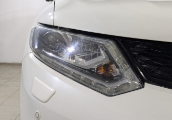 Подержанный автомобиль Nissan X-Trail 2018 года (11 фото)