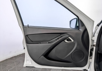 Подержанный автомобиль LADA (ВАЗ) Granta Sedan 2023 года (19 фото)