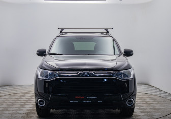 Подержанный автомобиль Mitsubishi Outlander 2013 года (8 фото)