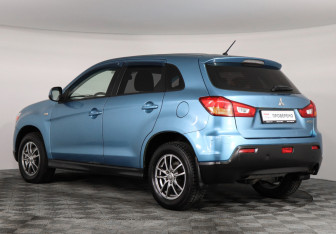 Подержанный автомобиль Mitsubishi ASX 2010 года (4 фото)