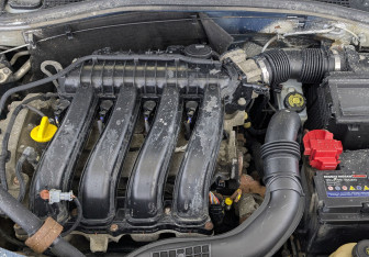 Подержанный автомобиль Renault Duster 2015 года (9 фото)